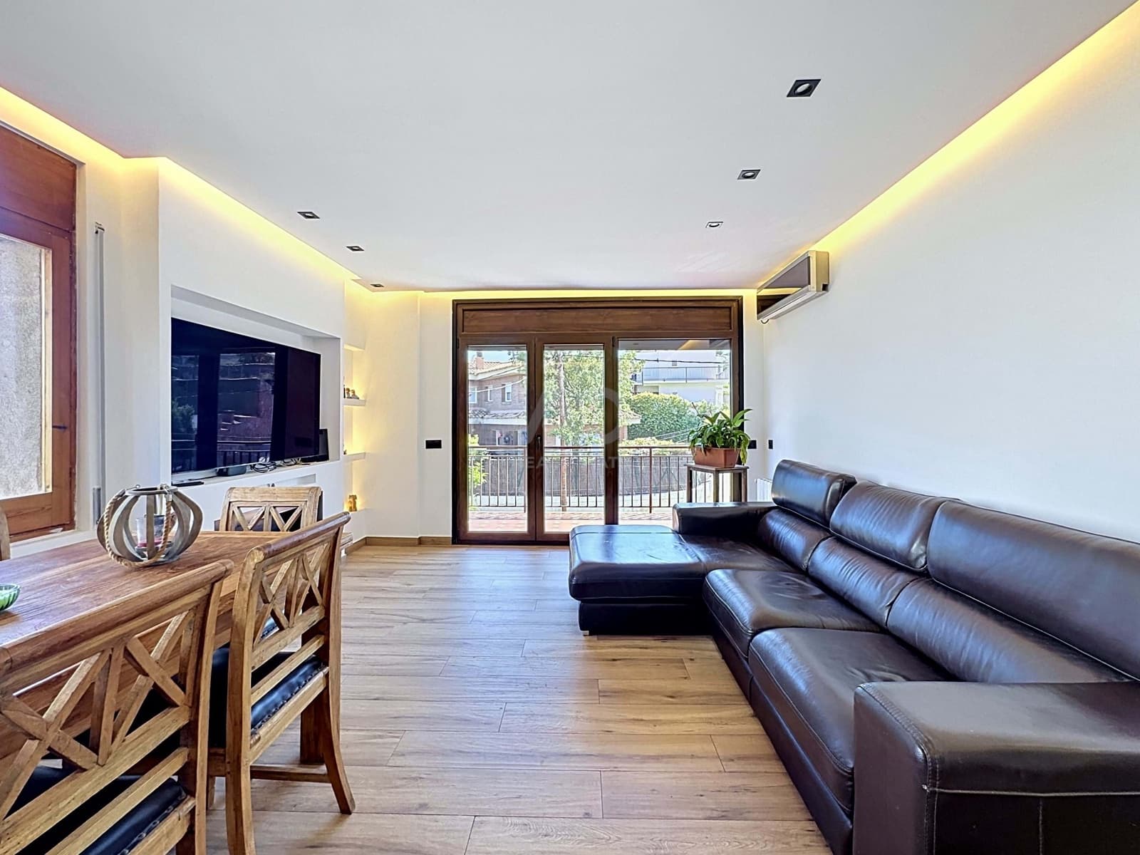 5 slaapkamer Huis te koop in Barcelona stad - € 620.000 (Ref: 9988210)