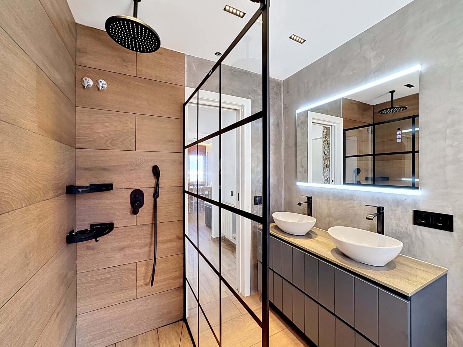 5 slaapkamer Huis te koop in Barcelona stad - € 620.000 (Ref: 9988210)