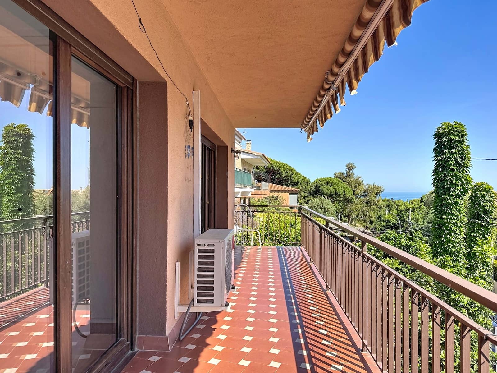 5 slaapkamer Huis te koop in Barcelona stad - € 620.000 (Ref: 9988210)