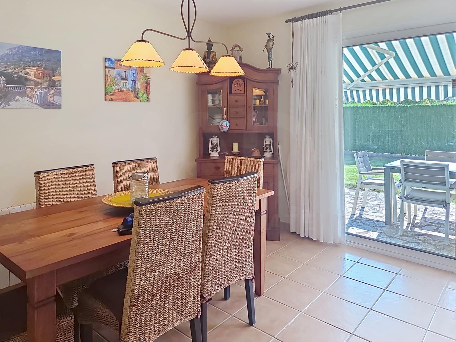 3 soveværelse Rækkehus til salg i Girona by med swimmingpool garage - € 410.000 (Ref: 9988212)