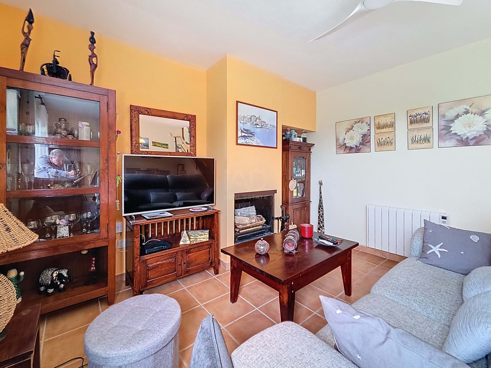 3 soveværelse Rækkehus til salg i Girona by med swimmingpool garage - € 410.000 (Ref: 9988212)