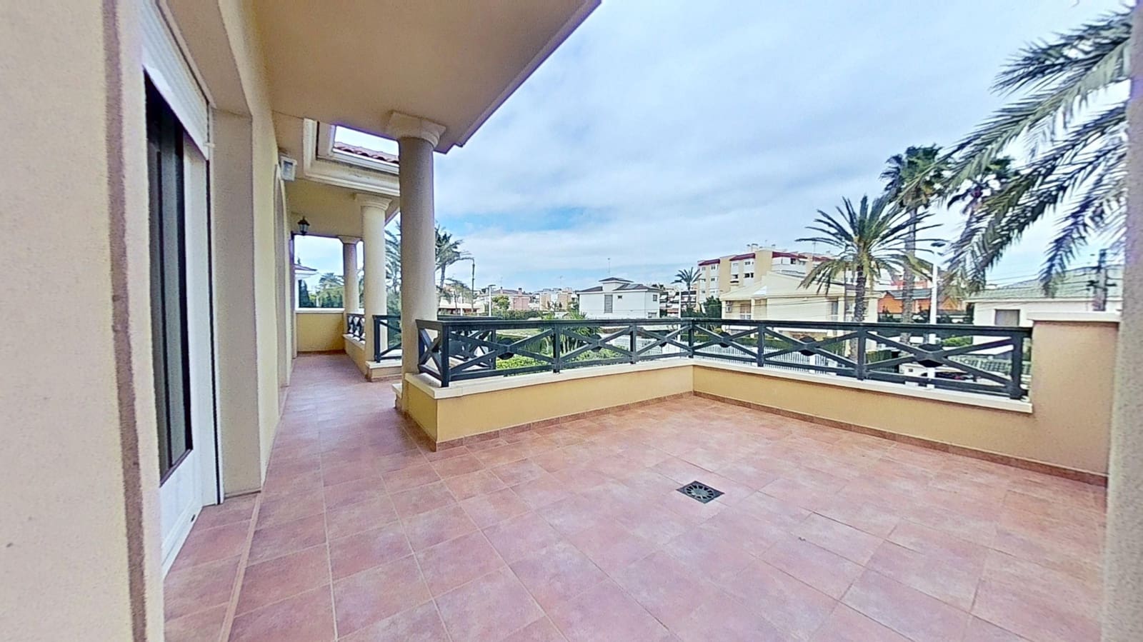 4 soverom Villa til salgs i Elche / Elx med garasje - € 825 000 (Ref: 9988214)