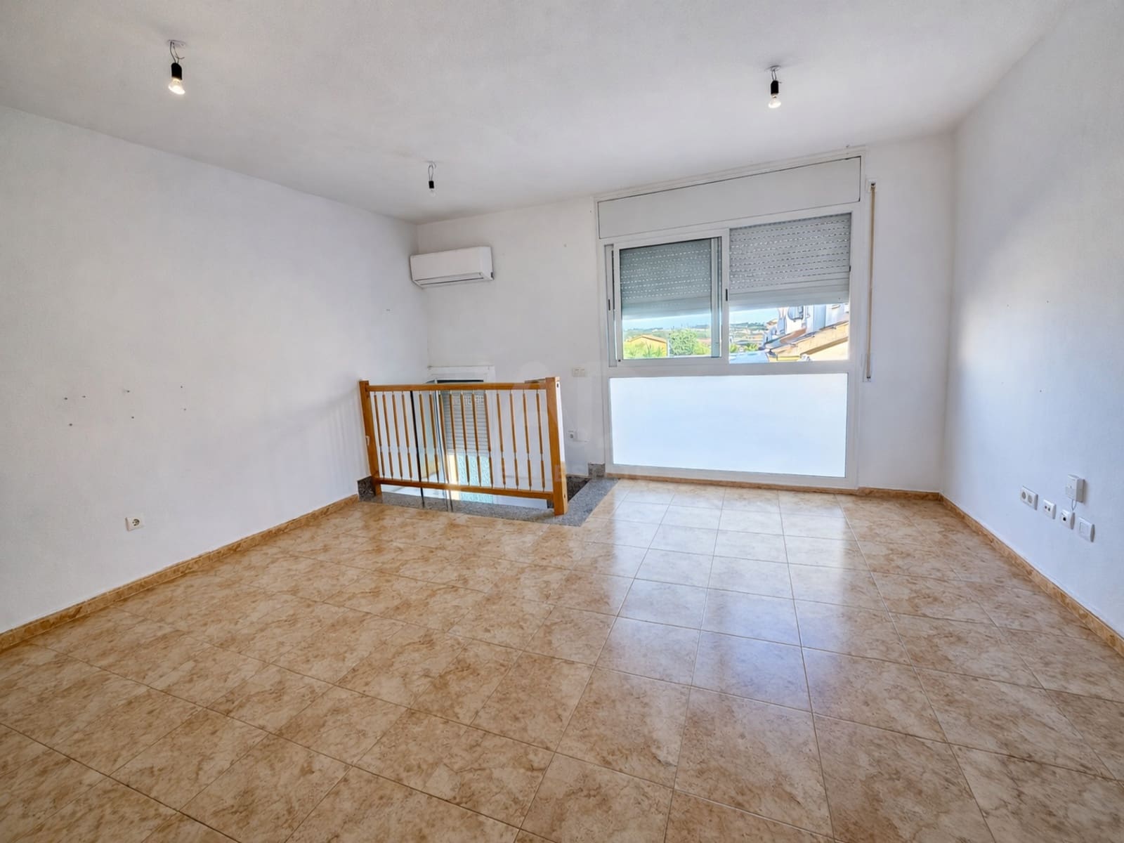 3 slaapkamer Rijtjeshuis te koop in Tarragona stad - € 210.000 (Ref: 9988220)