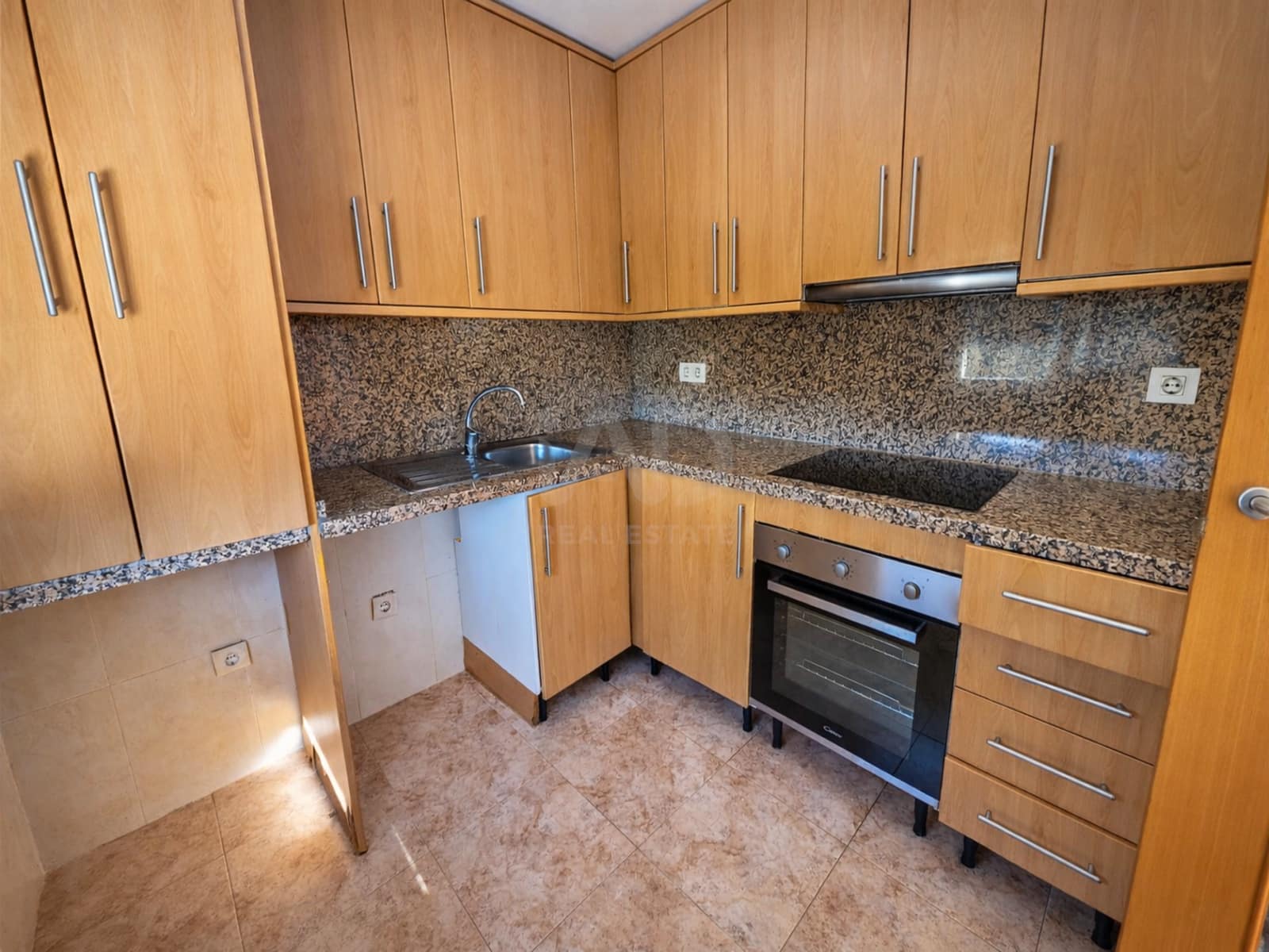 3 slaapkamer Rijtjeshuis te koop in Tarragona stad - € 210.000 (Ref: 9988220)