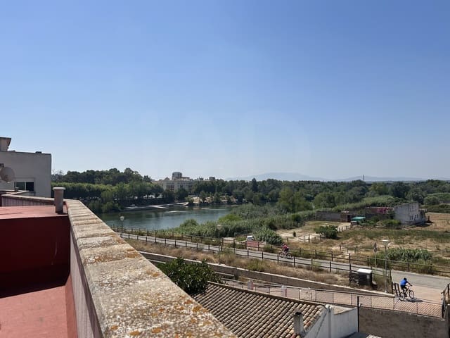 4 sovrum Lägenhet till salu i Tarragona stad - 135 000 € (Ref: 9988221)