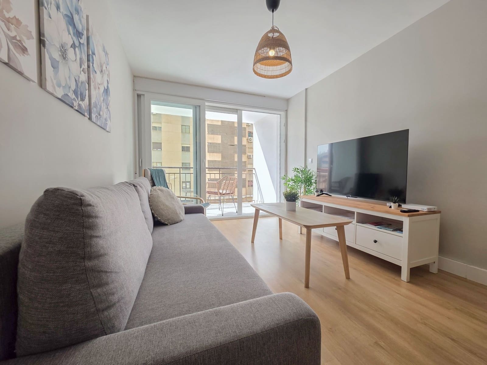 2 bedroom Apartment for sale in Malaga city - € 385,000 (Ref: 9988223)