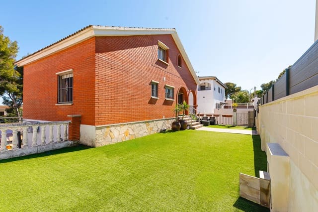 6 soverom Villa til salgs i Tarragona by - € 465 000 (Ref: 9988224)