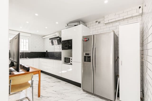 6 soverom Villa til salgs i Tarragona by - € 465 000 (Ref: 9988224)