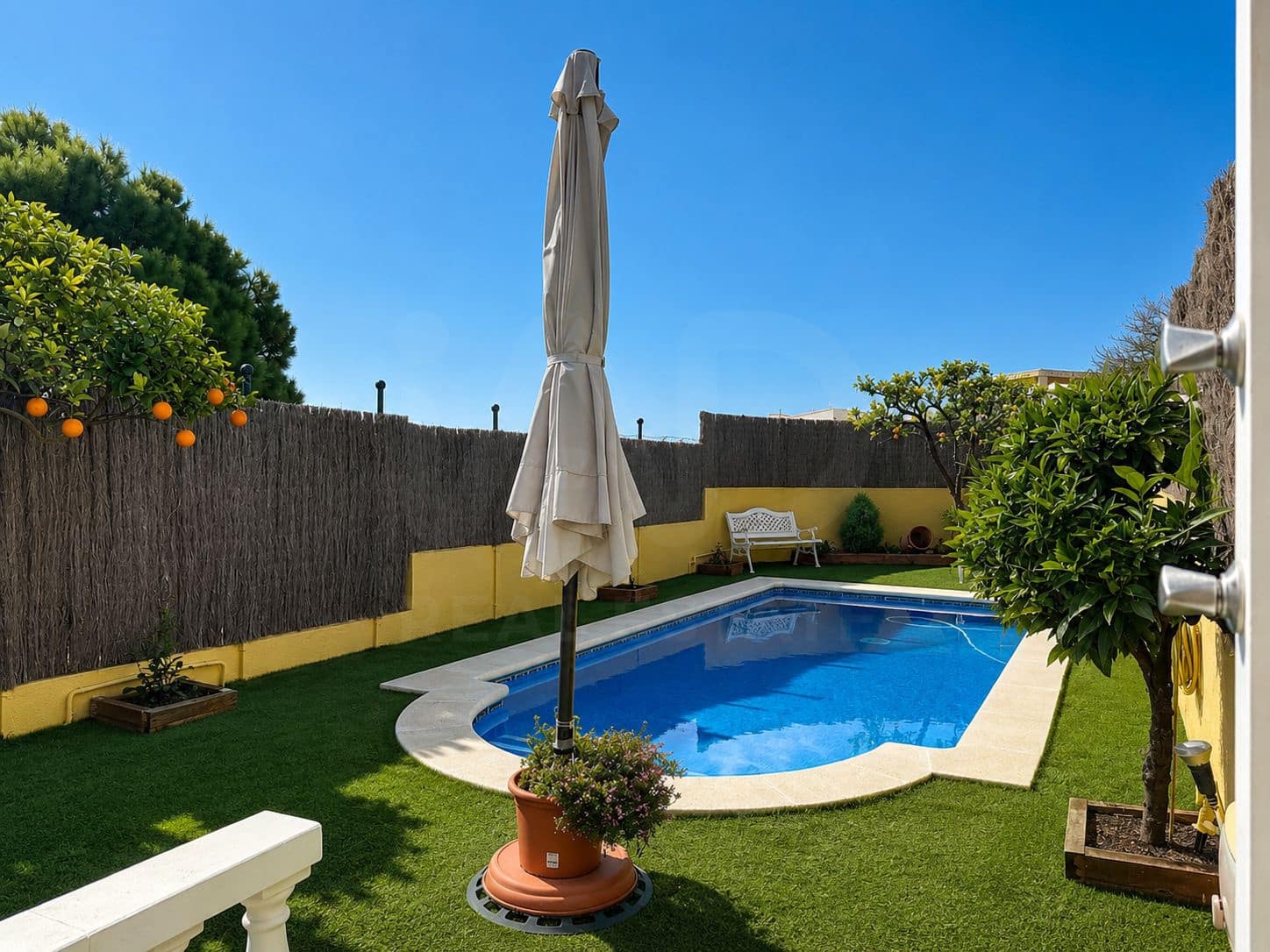 4 slaapkamer Rijtjeshuis te koop in Tarragona stad met zwembad garage - € 379.000 (Ref: 9988225)