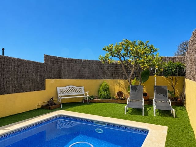 Adosado de 4 habitaciones en Calafell en venta con piscina garaje - 379.000 € (Ref: 9988225)