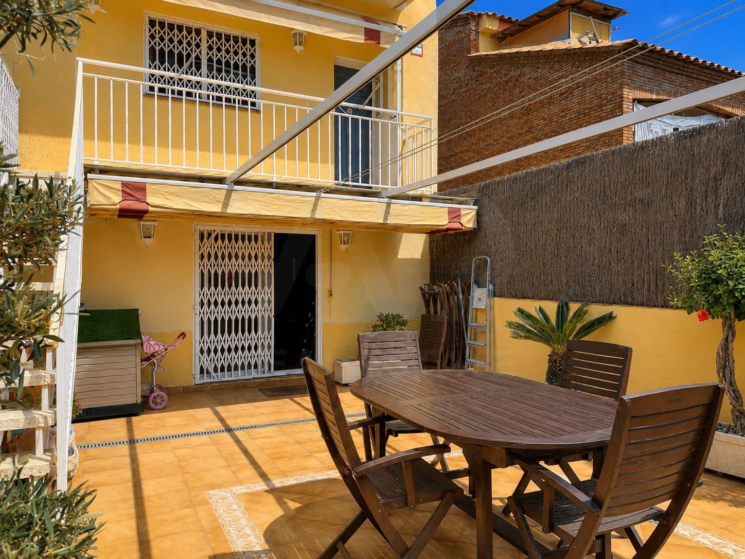 4 slaapkamer Rijtjeshuis te koop in Tarragona stad met zwembad garage - € 379.000 (Ref: 9988225)