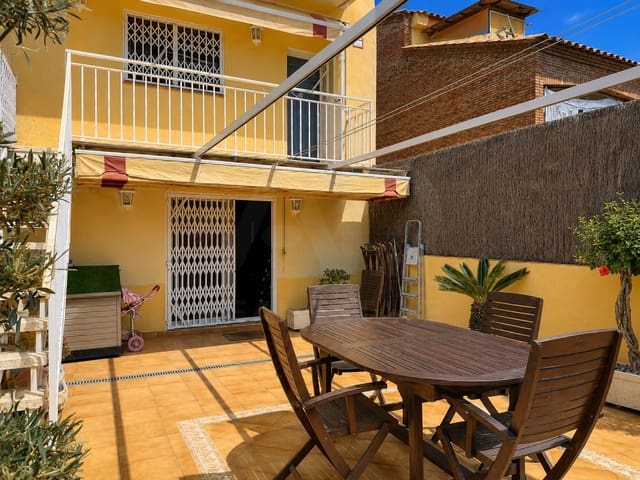Adosado de 4 habitaciones en Calafell en venta con piscina garaje - 379.000 € (Ref: 9988225)