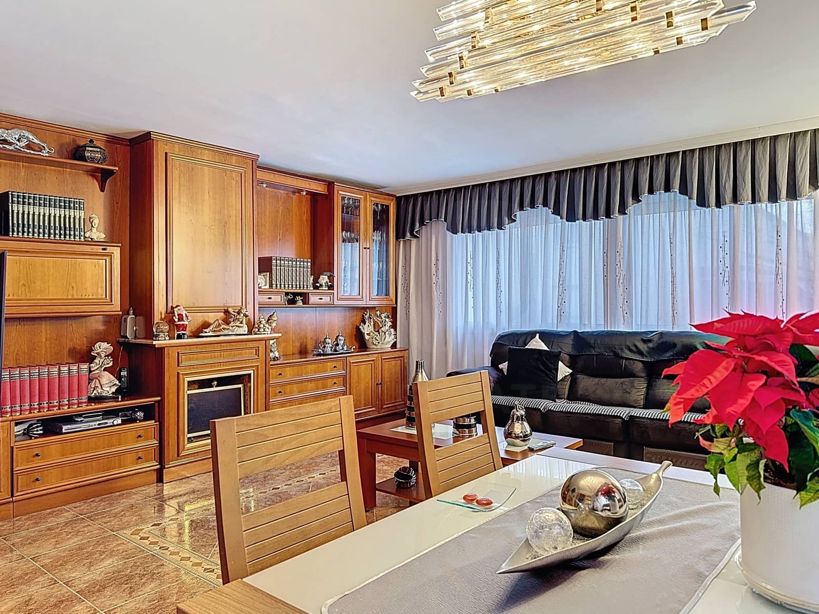 4 slaapkamer Rijtjeshuis te koop in Tarragona stad met zwembad garage - € 379.000 (Ref: 9988225)