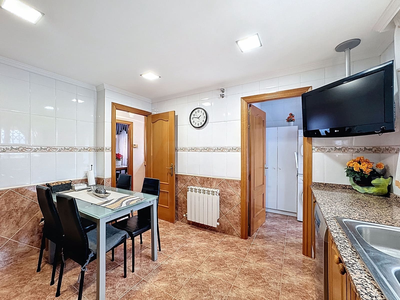 4 slaapkamer Rijtjeshuis te koop in Tarragona stad met zwembad garage - € 379.000 (Ref: 9988225)