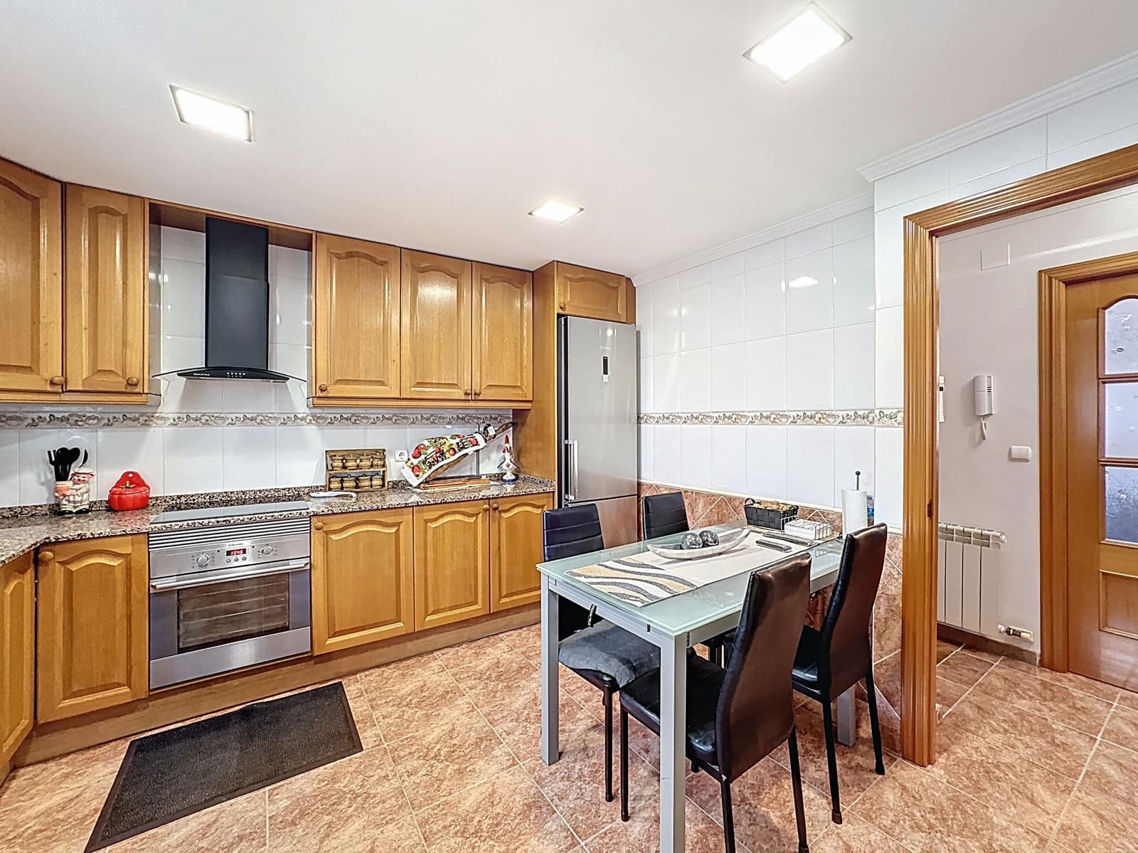 4 slaapkamer Rijtjeshuis te koop in Tarragona stad met zwembad garage - € 379.000 (Ref: 9988225)