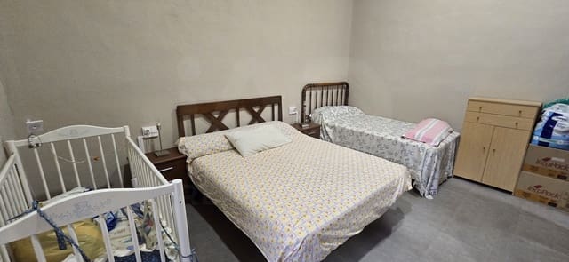 5 soveværelse Finca/Landehus til salg i Raspay, Yecla med garage - € 300.000 (Ref: 9988226)