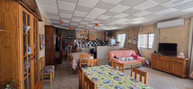 5 soveværelse Finca/Landehus til salg i Raspay, Yecla med garage - € 300.000 (Ref: 9988226)