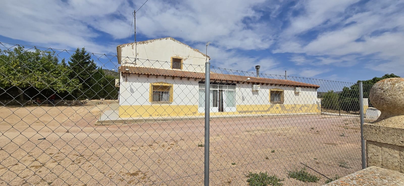5 soveværelse Finca/Landehus til salg i Raspay med garage - € 300.000 (Ref: 9988226)