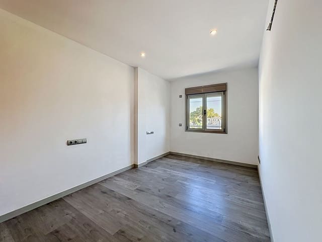 3 bedroom Apartment for sale in Puerto de Alcudia, Alcúdia - € 460,000 (Ref: 9988227)