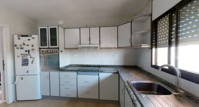 4 sovrum Hus till salu i Tarragona stad med garage - 279 000 € (Ref: 9988228)