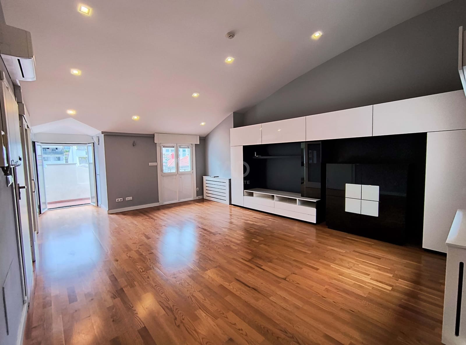 2 sypialnia Penthouse na sprzedaż w Miasto Pontevedra - 625 000 € (Ref: 9988229)