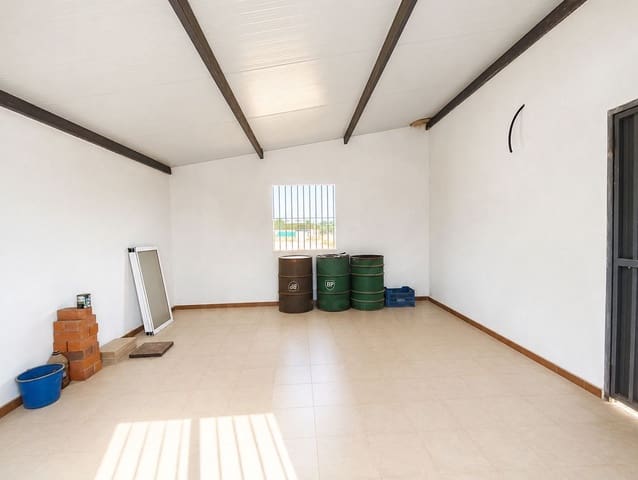 Finca/Herregård til salgs i Calasparra med svømmebasseng - € 125 000 (Ref: 9988230)