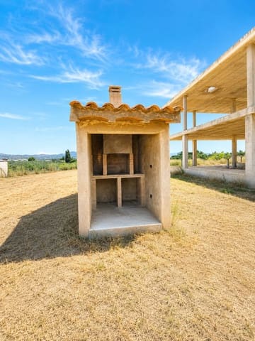 Finca/Herregård til salgs i Calasparra med svømmebasseng - € 125 000 (Ref: 9988230)