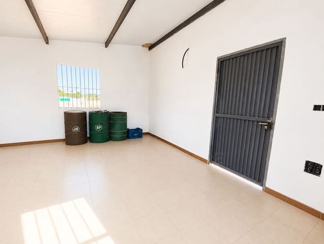Finca/Herregård til salgs i Calasparra med svømmebasseng - € 125 000 (Ref: 9988230)