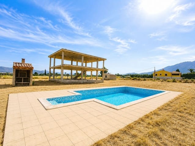 Finca/Herregård til salgs i Calasparra med svømmebasseng - € 125 000 (Ref: 9988230)