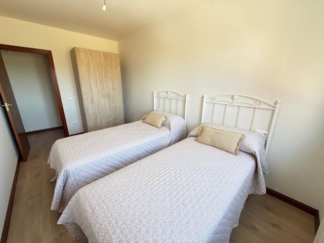 3 bedroom Apartment for sale in León city with garage - € 99,000 (Ref: 9988236)