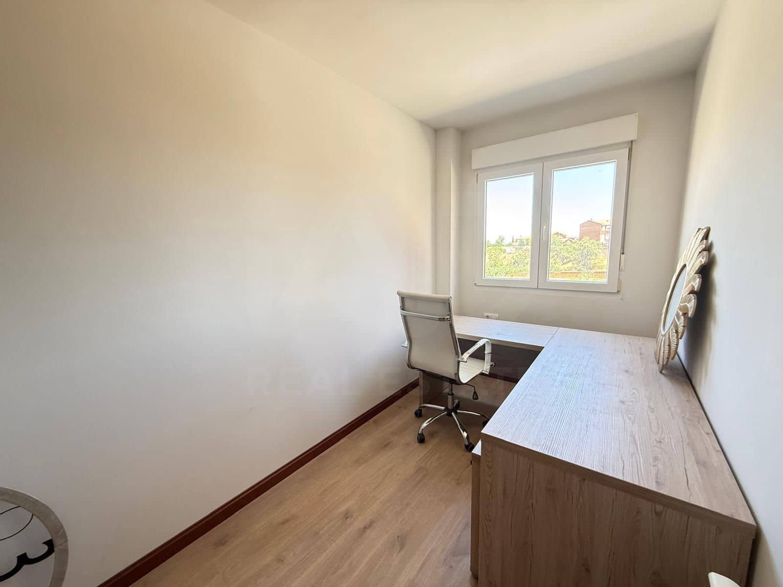 3 sypialnia Apartament na sprzedaż w Miasto Leon z garażem - 99 000 € (Ref: 9988236)