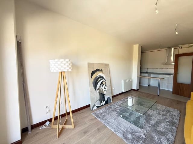 3 bedroom Apartment for sale in León city with garage - € 99,000 (Ref: 9988236)