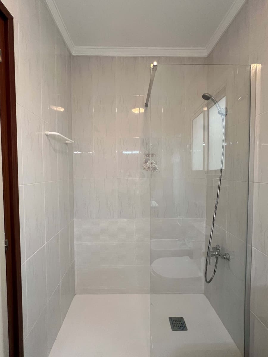 5 quarto Moradia em Banda para venda em Barcelona cidade com garagem - 497 000 € (Ref: 9988239)