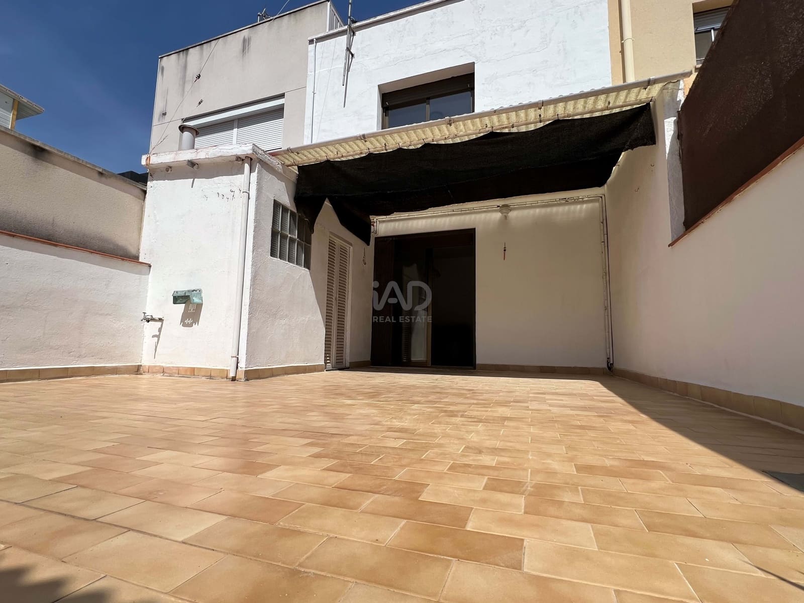 5 quarto Moradia em Banda para venda em Barcelona cidade com garagem - 497 000 € (Ref: 9988239)