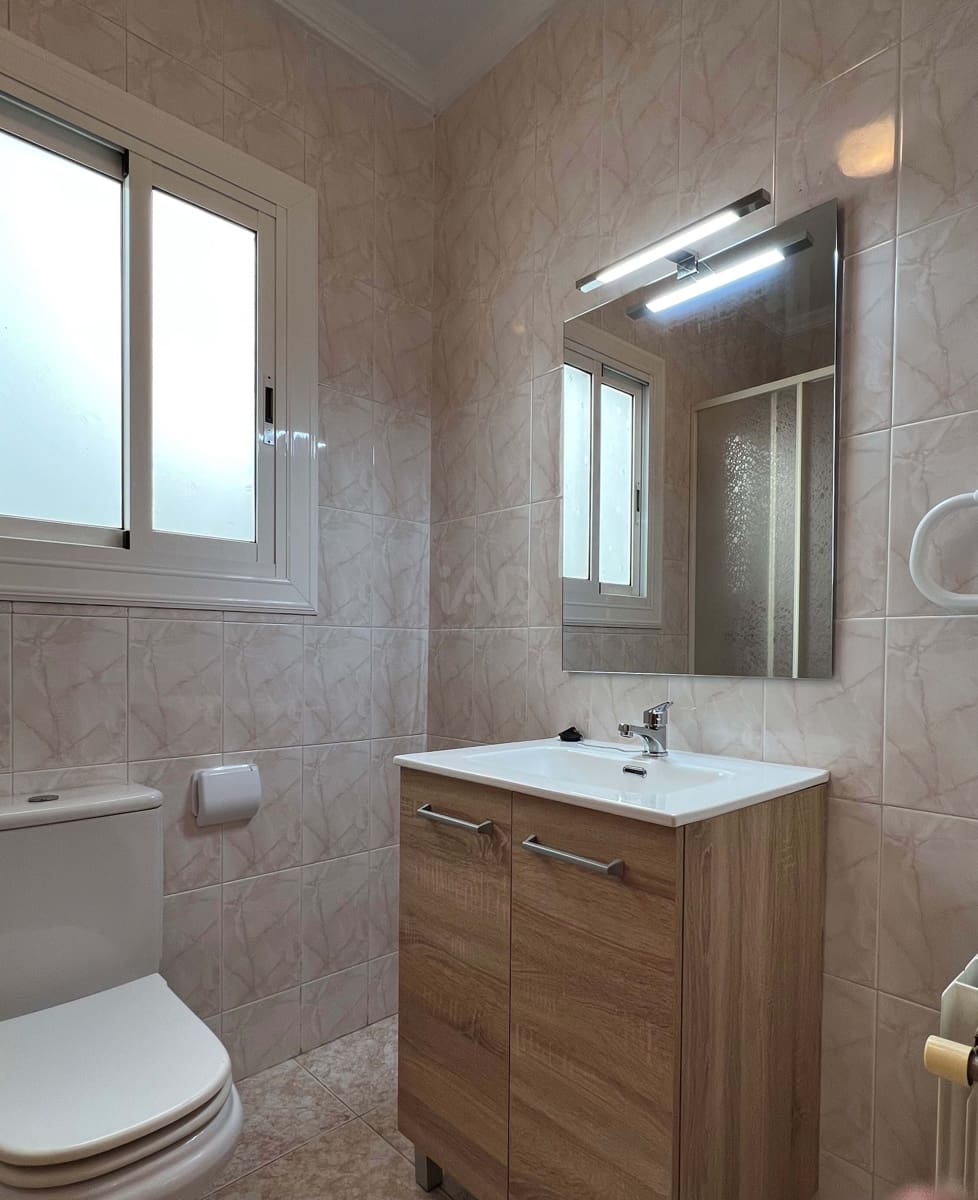 5 quarto Moradia em Banda para venda em Barcelona cidade com garagem - 497 000 € (Ref: 9988239)