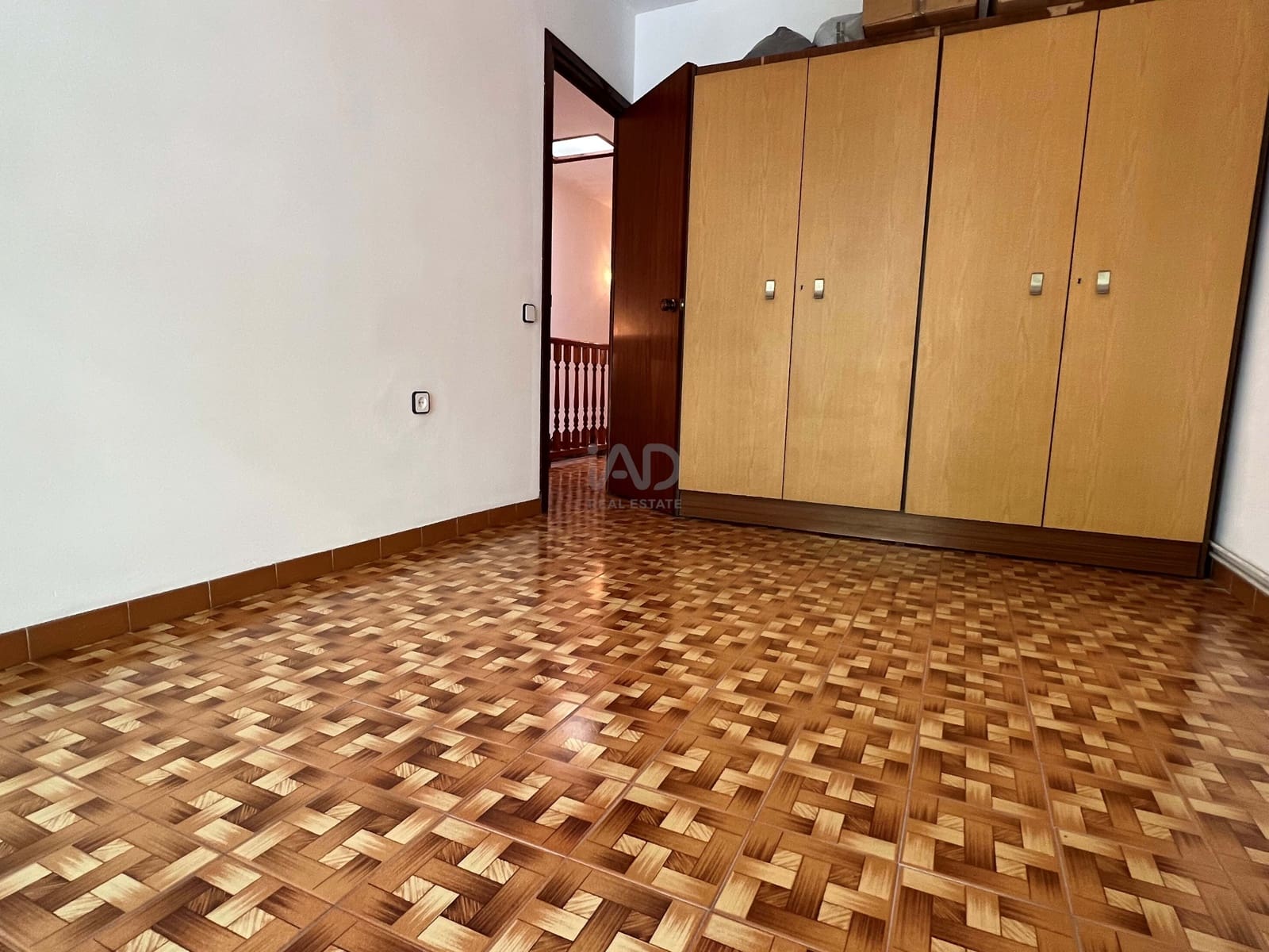 5 quarto Moradia em Banda para venda em Barcelona cidade com garagem - 497 000 € (Ref: 9988239)