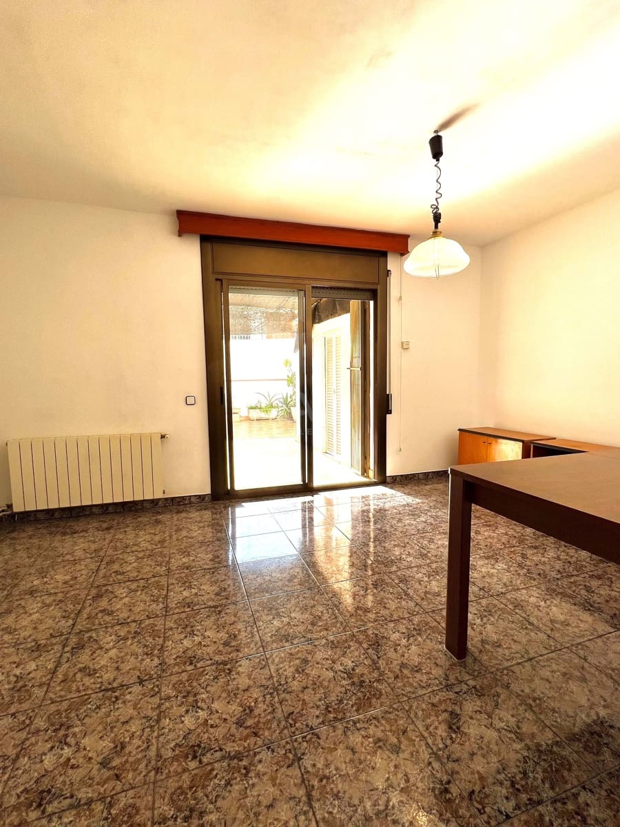 5 quarto Moradia em Banda para venda em Barcelona cidade com garagem - 497 000 € (Ref: 9988239)