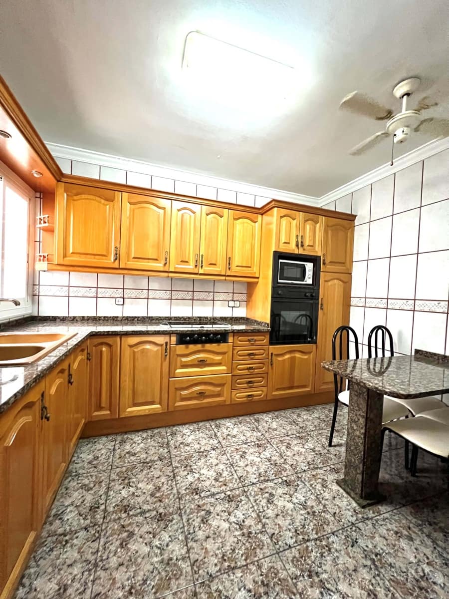 5 quarto Moradia em Banda para venda em Barcelona cidade com garagem - 497 000 € (Ref: 9988239)