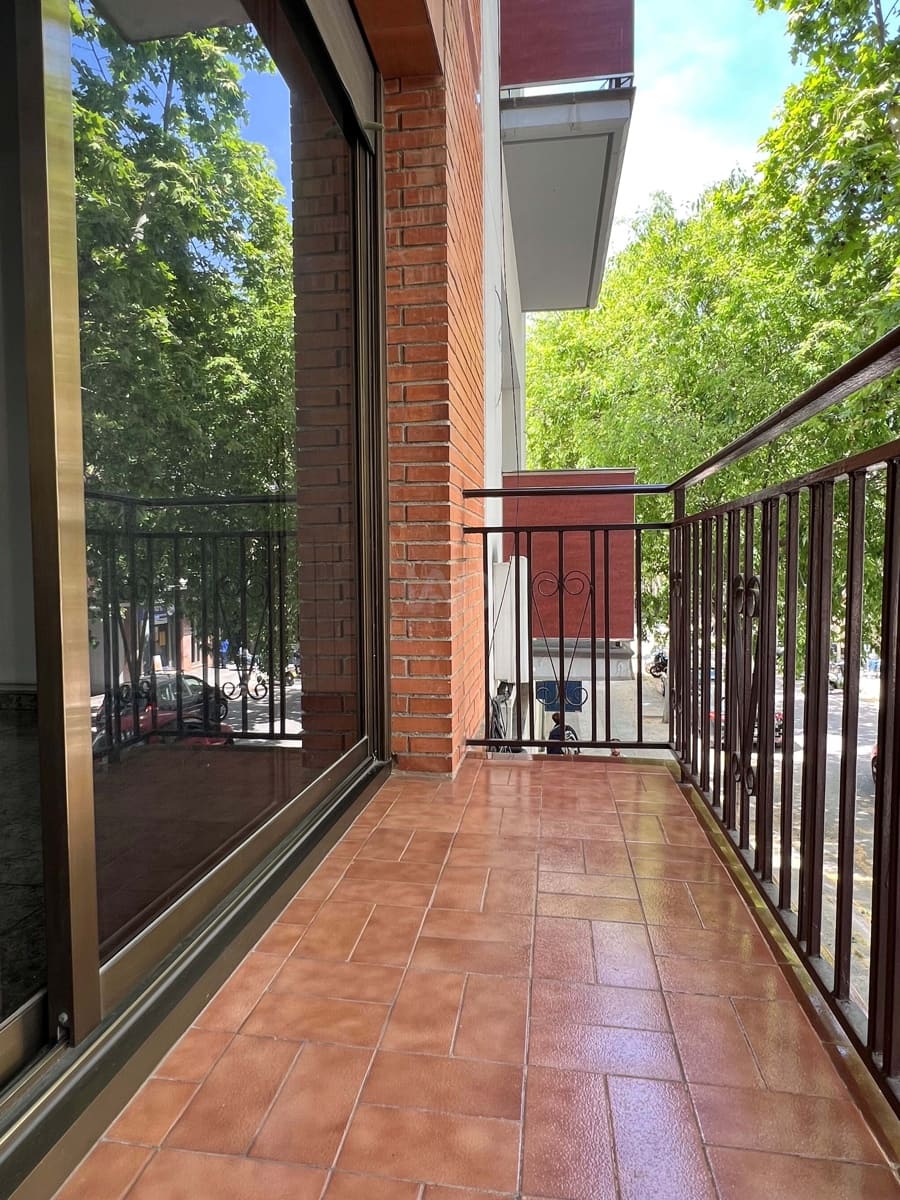 5 quarto Moradia em Banda para venda em Barcelona cidade com garagem - 497 000 € (Ref: 9988239)
