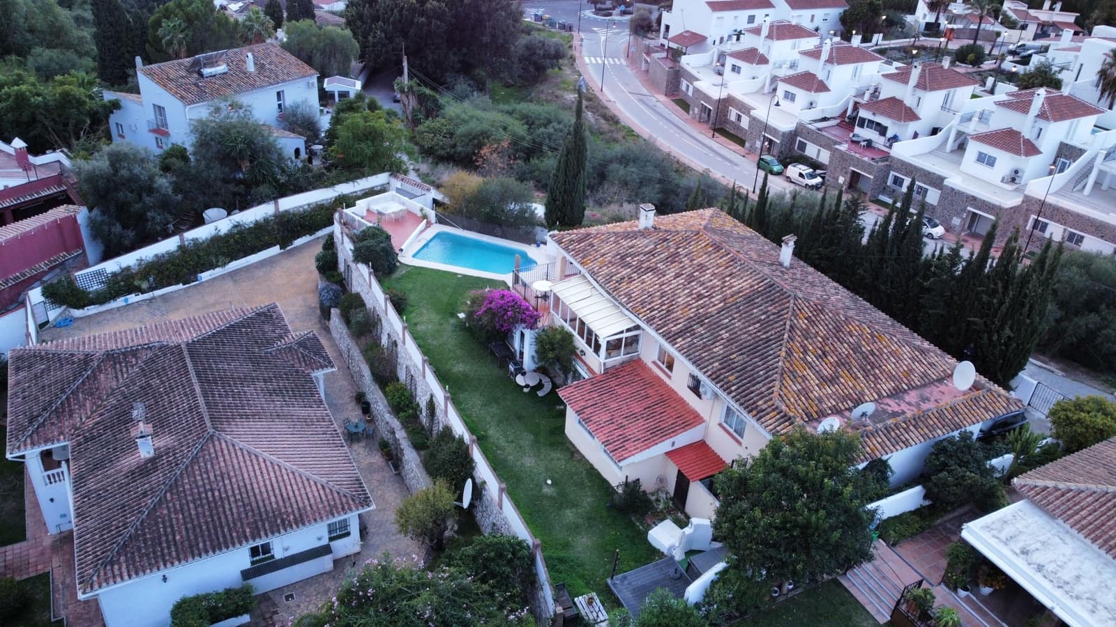 6 soveværelse Byhus til salg i Mijas med swimmingpool garage - € 895.000 (Ref: 9988240)
