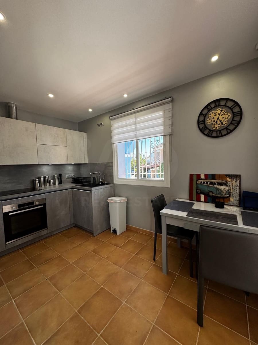 2 chambre Villa/Maison Mitoyenne à vendre à Nueva Andalucia avec garage - 699 000 € (Ref: 9988242)