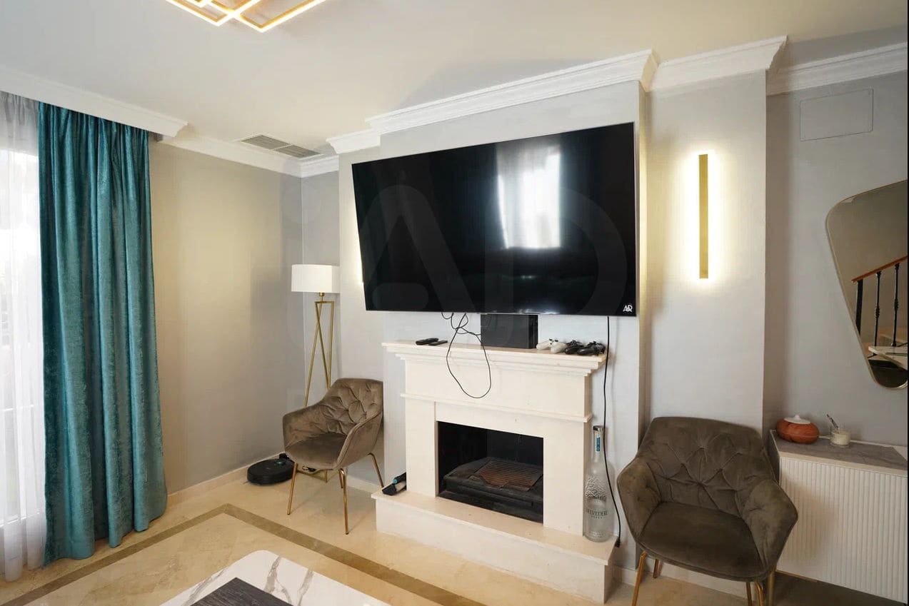 2 chambre Villa/Maison Mitoyenne à vendre à Nueva Andalucia avec garage - 699 000 € (Ref: 9988242)
