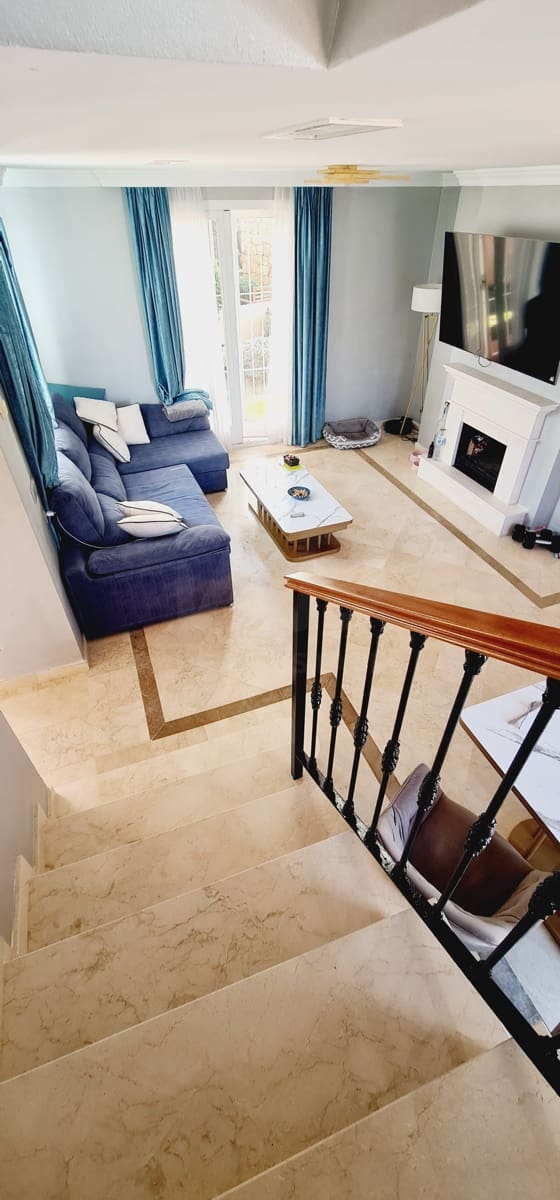 2 chambre Villa/Maison Mitoyenne à vendre à Nueva Andalucia avec garage - 699 000 € (Ref: 9988242)