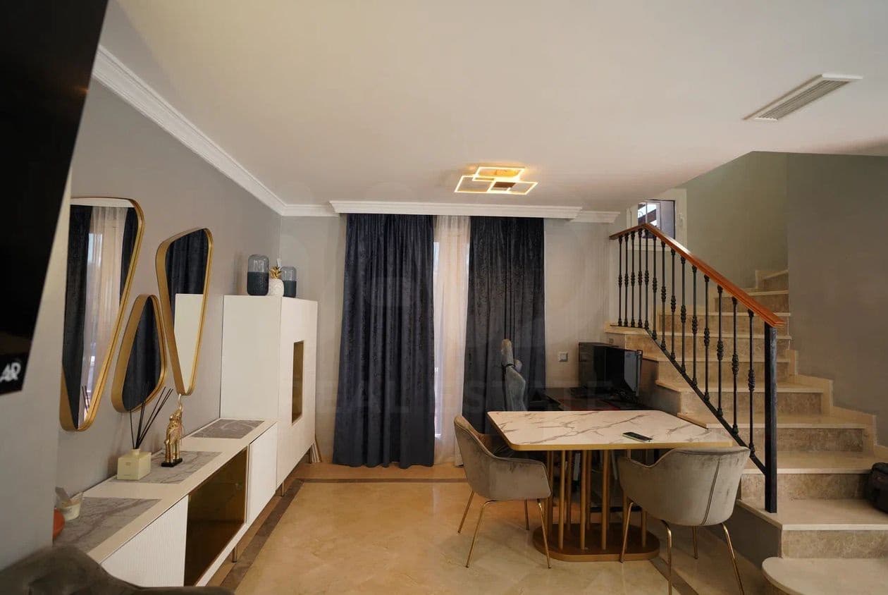 2 chambre Villa/Maison Mitoyenne à vendre à Nueva Andalucia avec garage - 699 000 € (Ref: 9988242)