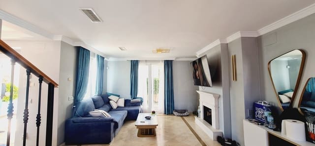 2 Zimmer Reihenhaus zu verkaufen in La Dama de Noche - La Alzambra, Marbella mit Garage - 699.000 € (Ref: 9988242)
