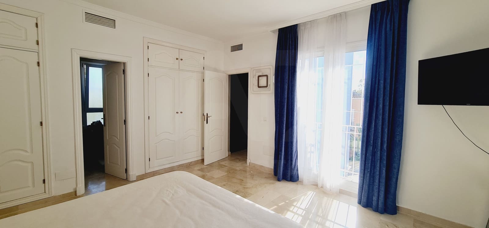 2 chambre Villa/Maison Mitoyenne à vendre à Nueva Andalucia avec garage - 699 000 € (Ref: 9988242)