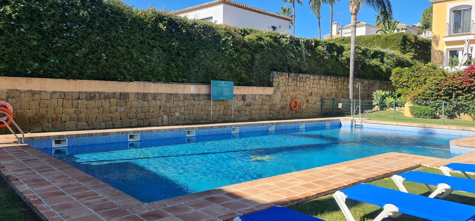 2 chambre Villa/Maison Mitoyenne à vendre à Nueva Andalucia avec garage - 699 000 € (Ref: 9988242)
