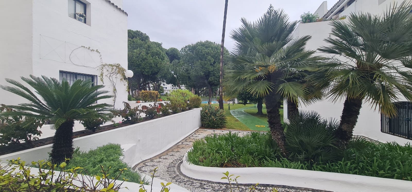 2 soverom Leilighet til salgs i Marbella med svømmebasseng garasje - € 1 100 000 (Ref: 9988243)