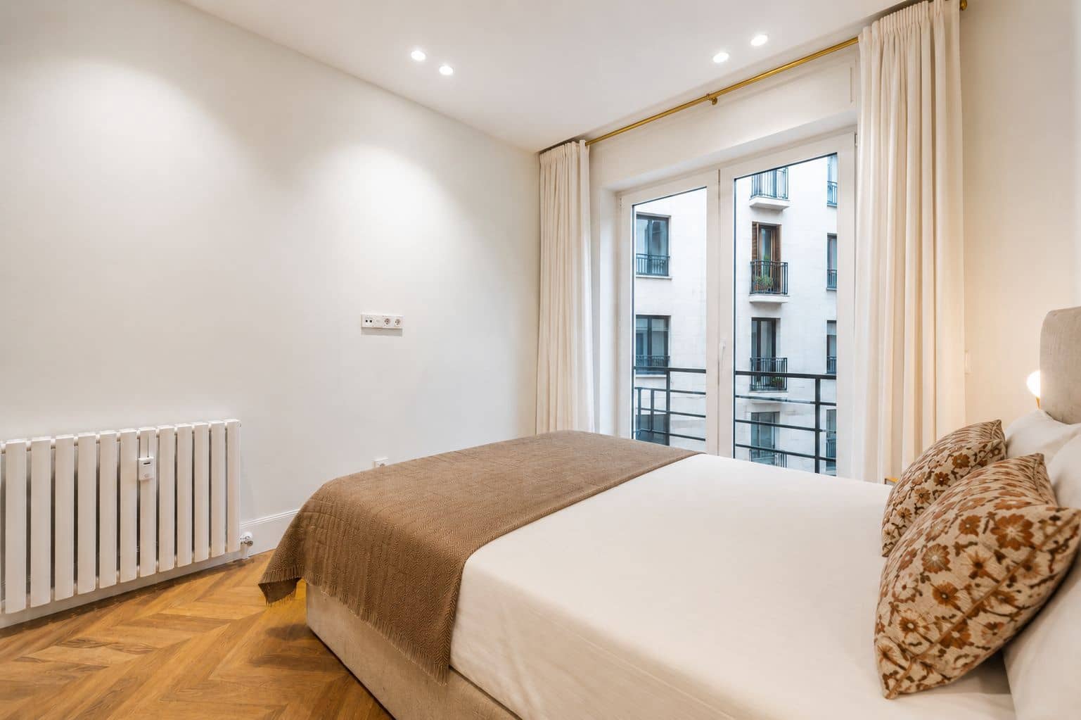 2 soveværelse Lejlighed til salg i Madrid by - € 1.490.000 (Ref: 9988245)