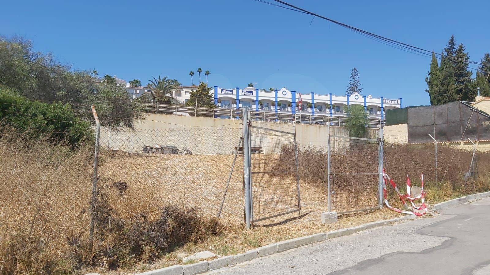 Tontti myytävänä paikassa Estepona - 550 000 € (Ref: 9988249)